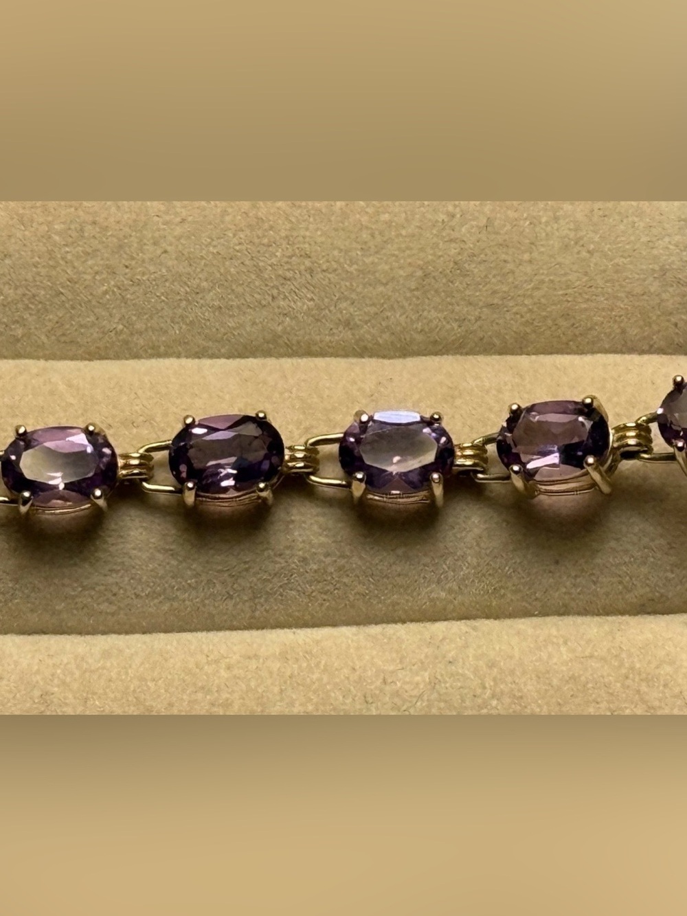 Genuine Amethyst 18 Stone 10kt YG Bracelet 7.5" W/Box Clasp Safety Latch - Picture 10 of 12